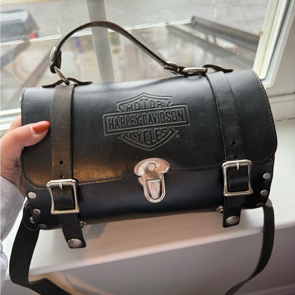 Harley-Davidson Black Leather Barrel Bag